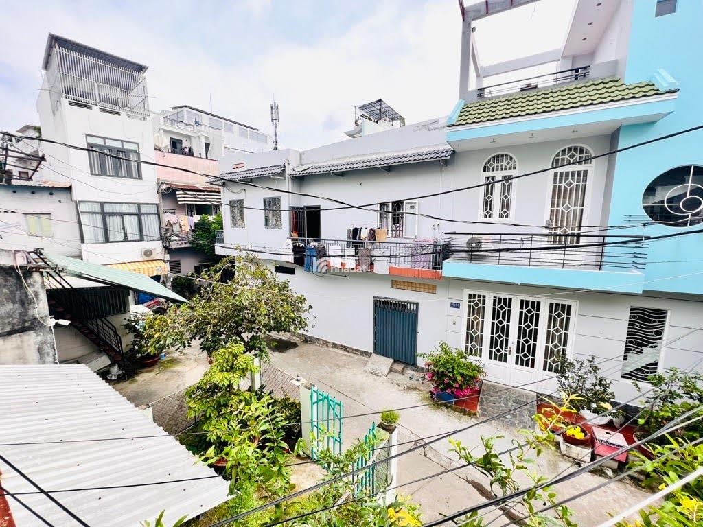 Bán nhàGò Vấp, hẻm xe hơi Nguyễn Kiệm, 82M2 nở hậu, gần BV 175 , hơn 8 tỷ TL