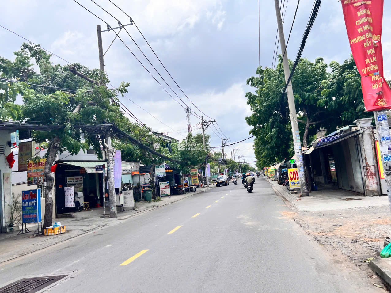 BÁN NHÀ TRỌ 3 TẦNG , 8X13M . ĐƯỜNG 7M HƯƠNG LỘ 2 