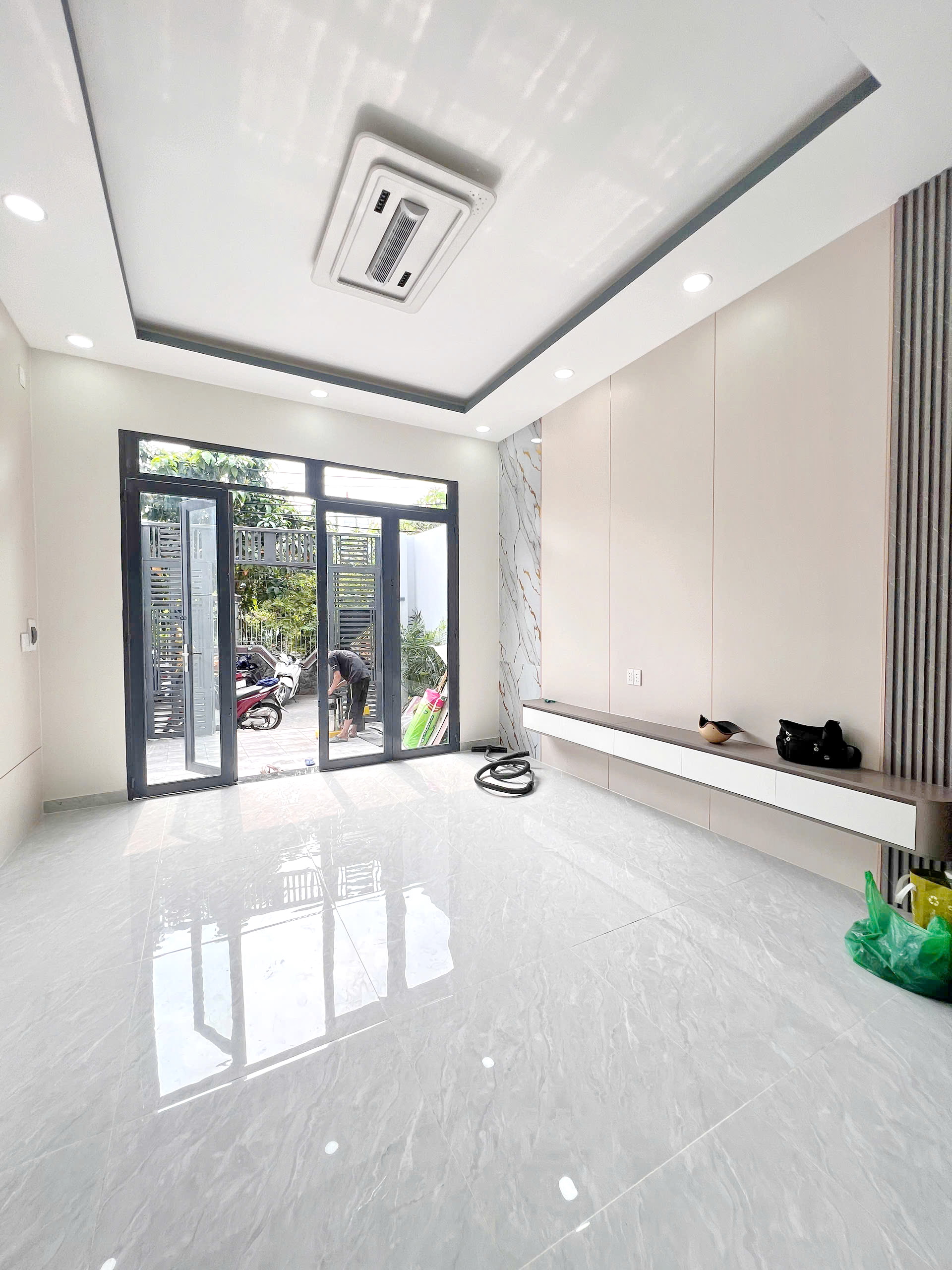 Bán nhà mới 2 lầu hẻm xe hơi đường Phạm Thế Hiển P.3 Quận 8