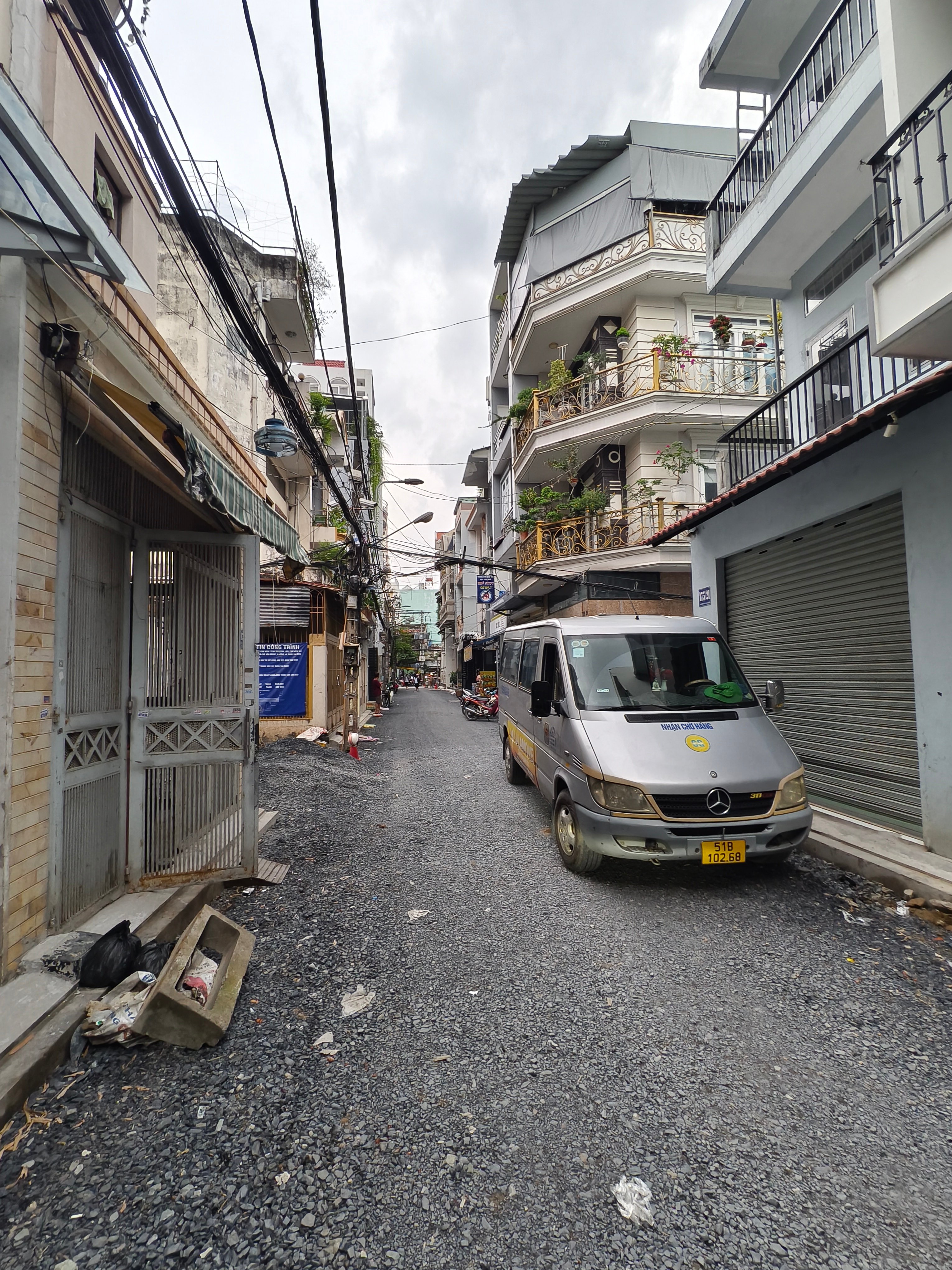 Bán nhà mặt tiền Phú Nhuận - lô góc HXH - Nguyễn Thị Huỳnh - 3 tầng & gần 70m2 đất sử dụng 