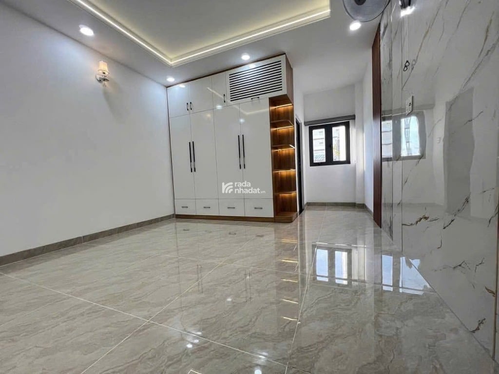 Bán nhà Lê Văn Quới, DT 4X15, Xây mới 5 tầng, 6PN, hẻm xe hơi, sổ hoàn công đủ.