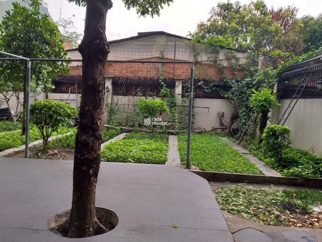 Bán biệt thự vườn 25m x45m .mặt tiền đường lê thị riêng, phường thới an.q12