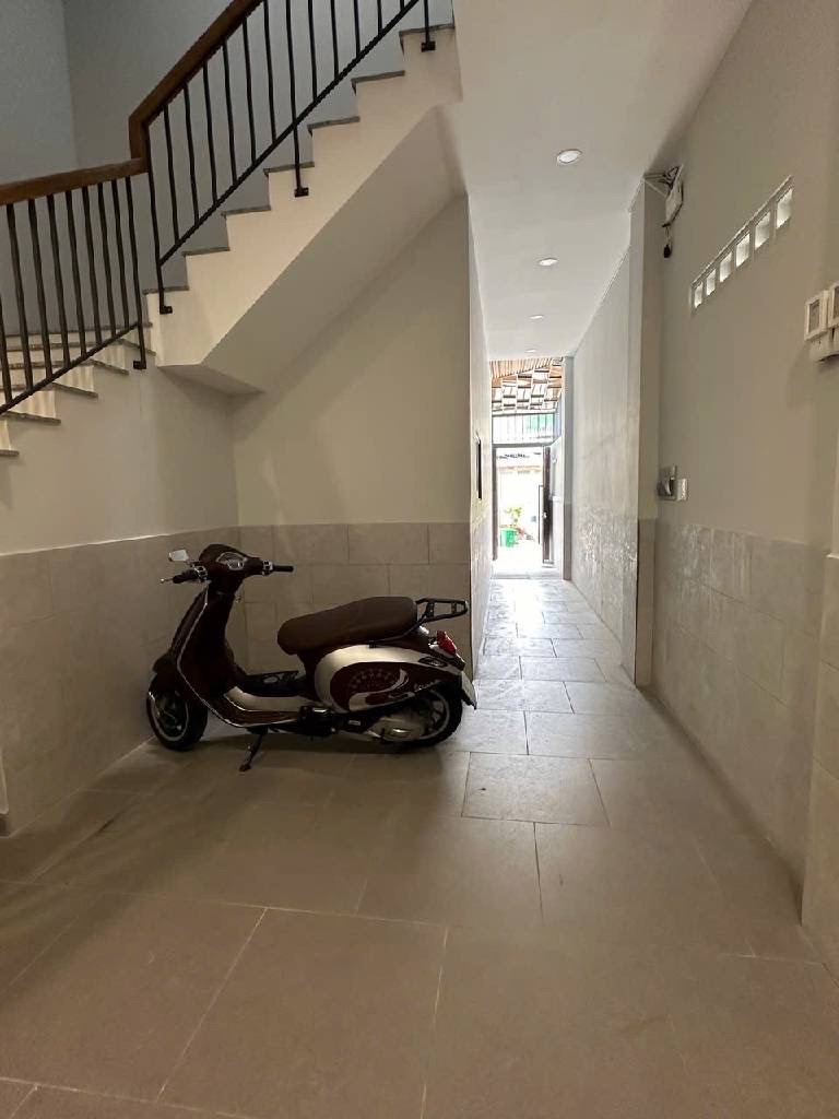 XE TẢI XE HƠI NGỦ TRONG NHÀ 5 PHÒNG CHO THUÊTrần Thái Tông( Phường 15 cũ) Tân Bình