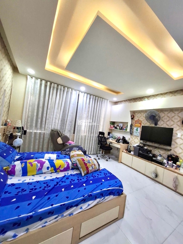 BÁN NHÀ MẶT TIỀN KHU BÔNG SAO QUẬN 8 128M2 23.5 TỶ 4 TẦNG CÔNG VIÊN TRƯỚC NHÀ 