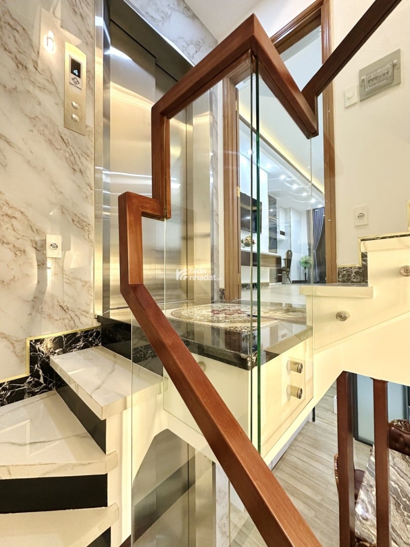 NHÀ ĐẸP TÂN CỔ ĐIỂN QUẬN 3 - 5 TẦNG - THANG MÁY, FULL NỘI THẤT - Ô TÔ TRÁNH 