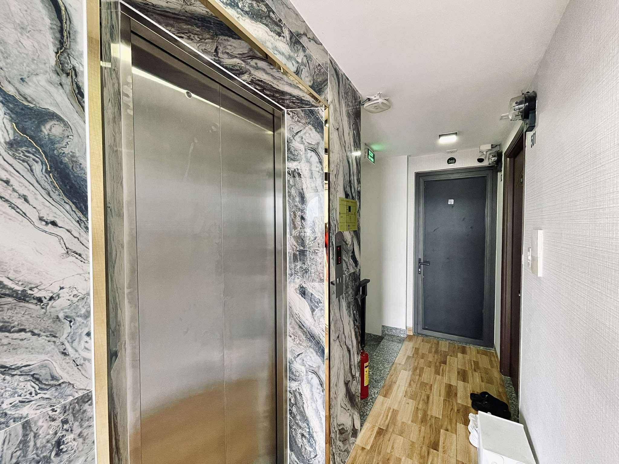 KHU CITY LAND - TOÀ CHDV CAO CẤP 7 TẦNG 128m2 27 PHÒNG - DOANH THU 150TR/THÁNG