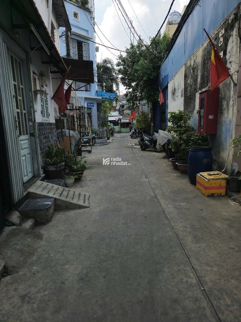 Ngay Thạch Lam Luỹ Bán Bích Tân Phú  DT: 93M2 ( N6x16 )