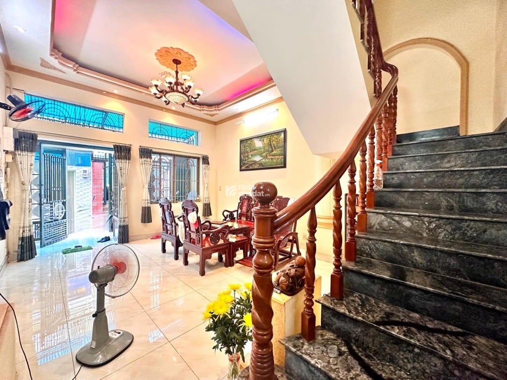 Hẻm xe hơi Cách Mạng Tháng 8 - dt sổ 60m2 (5x12 vuông vức) - 3 tầng BTCT - 9.2 tỷ