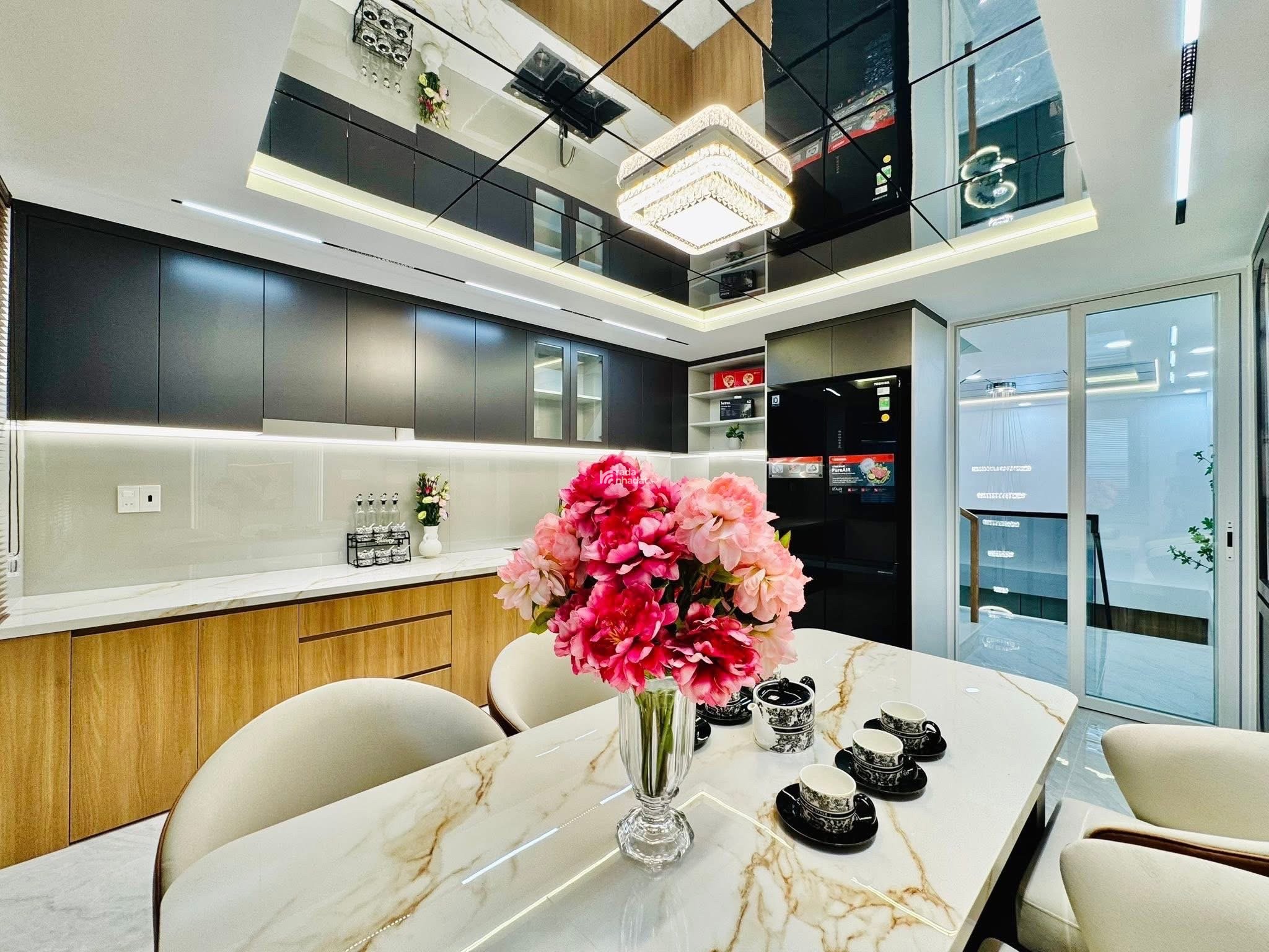 SIÊU PHẨM TRUNG TÂM GÒ VẤP – NHÀ XÂY MỚI 4 LẦU – FULL NỘI THẤT CAO CẤP – HẺM XE HƠI 5M – 8.25 TỶ