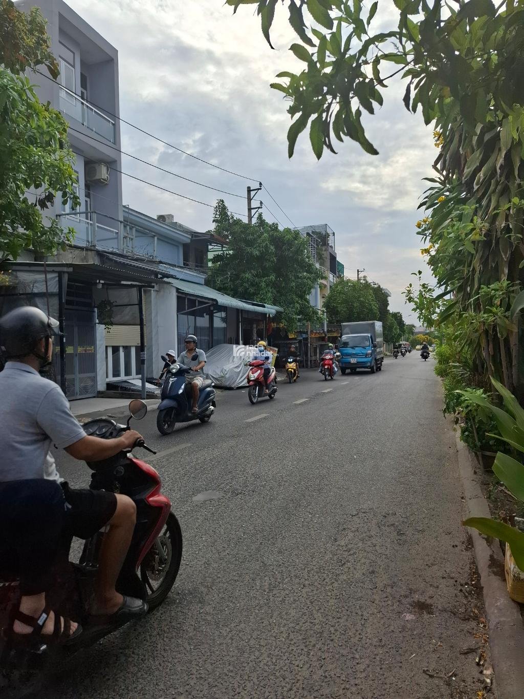 BÁN NHÀ MẶT TIỀN BÌNH HƯNG HOÀ A 50M2 5.6 TỶ 3 TẦNG 3PN KẾ NGUYỄN SƠN 