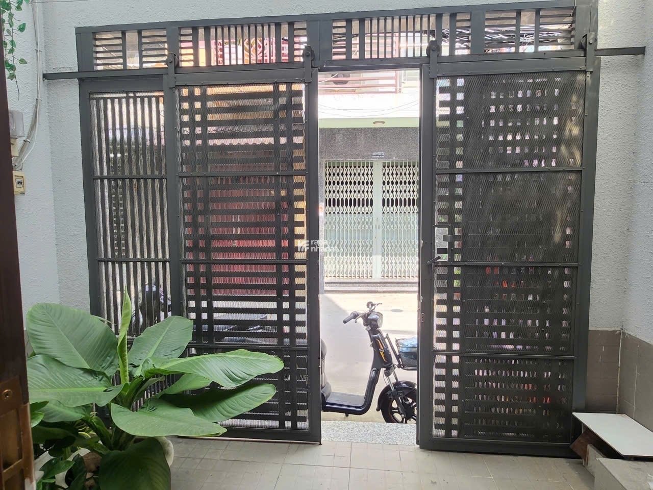 BÁN NHÀ 5 TẦNG, HẺM CHUẨN 6M - HUỲNH VĂN BÁNH - PHÚ NHUẬN - DT:86M2 - NHỈNH 15 TỶ.CTL