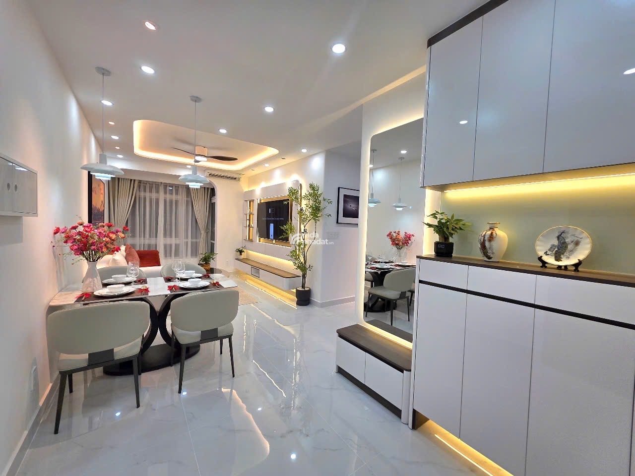 BÁN CĂN GÓC SKY  GARDEN 3 BLOCK  TRUNG TÂM SKY3. VIEW Q1 72m2 2pn 2wc giá 6 tỷ 580