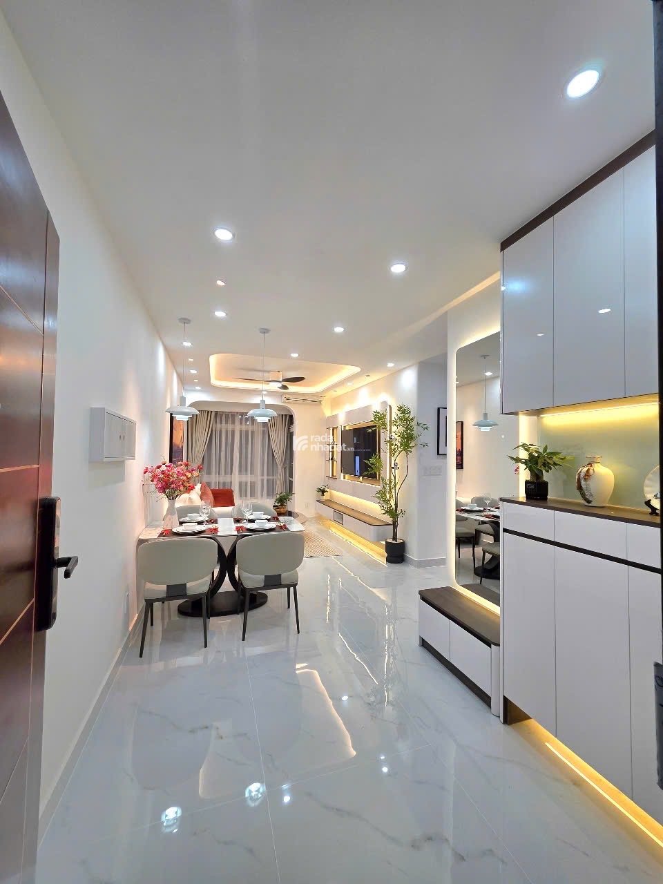 BÁN CĂN GÓC SKY  GARDEN 3 BLOCK  TRUNG TÂM SKY3. VIEW Q1 72m2 2pn 2wc giá 6 tỷ 580