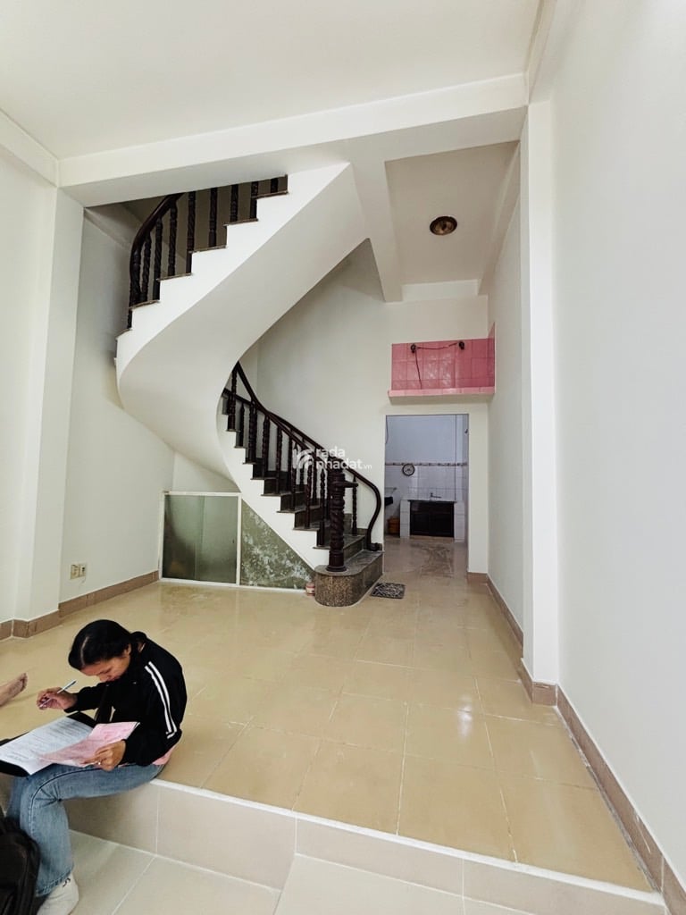 NHÀ 4 TẦNG BTCT - 4x10 - CÁCH 1 CĂN RA MẶT TIỀN - KHU TÊN LỬA - AEON