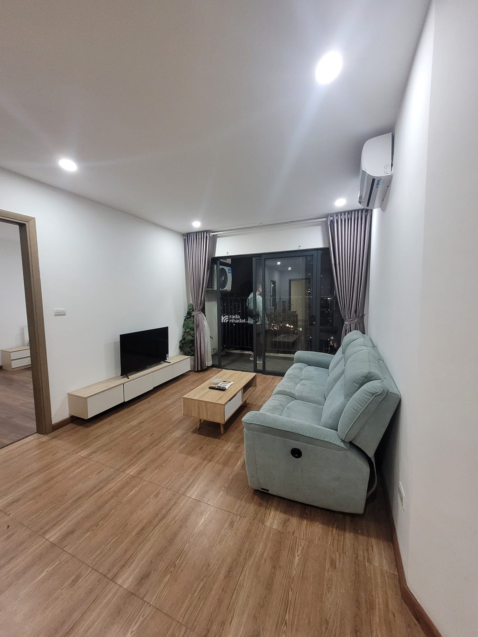 Bán CH dự án Samsora Premier 105 Chu Văn An, Dt 72m2, 2N2VS, full nội thất. Giá 4 tỷ. LH 0866 839 ***