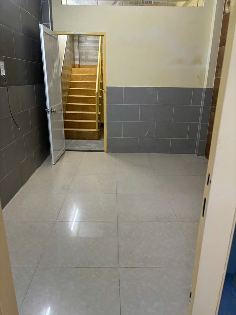 Khu Phân Lô- Lạc Long Quân-Chợ Hoa Ngay Hoà Bình-   3 Tầng- khu hiếm nhà bán 
