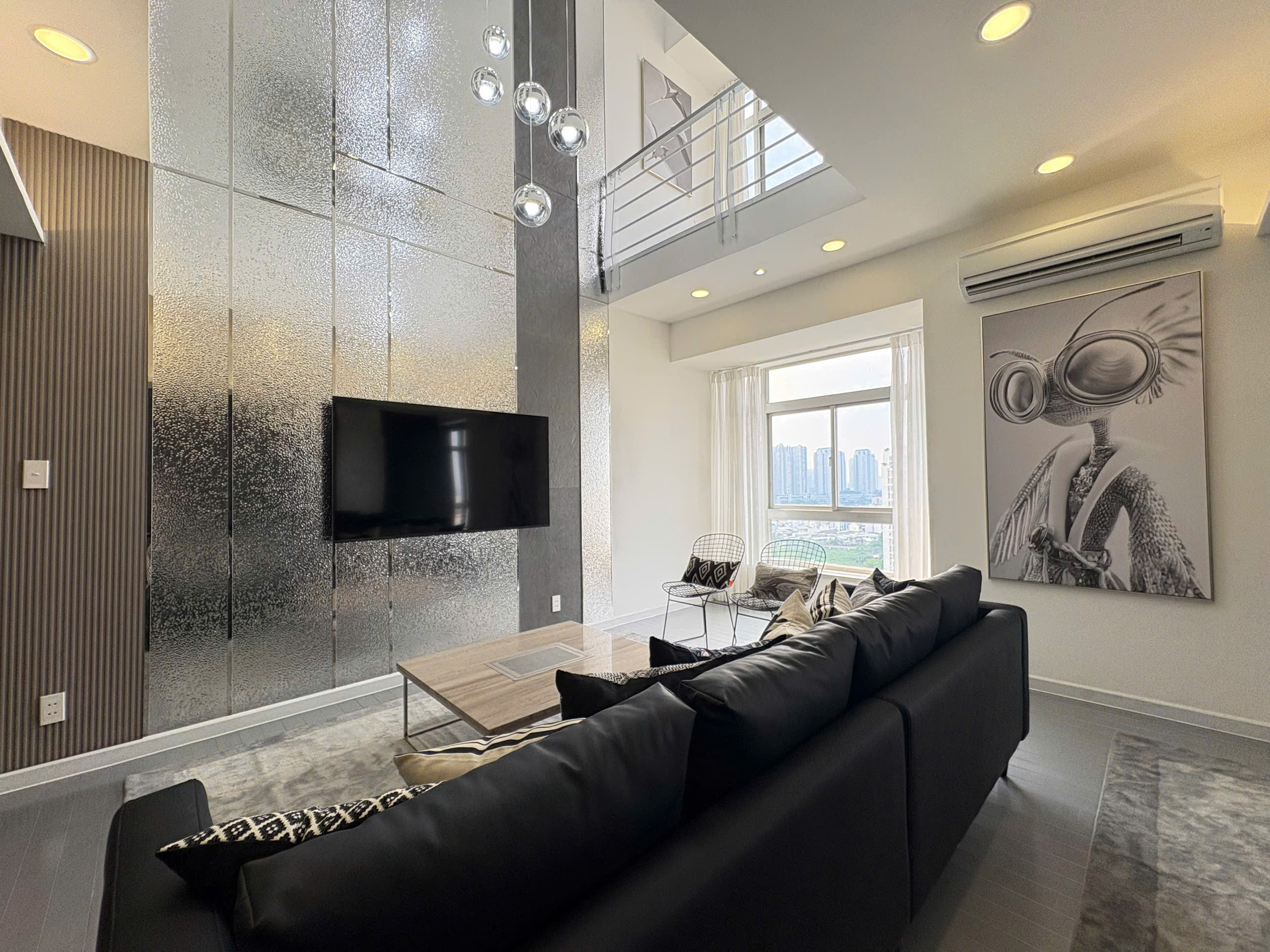 Cho thuê gấp siêu phẩm penthouse 9PN Sky Garden 2 - 300m2 - view Landmark