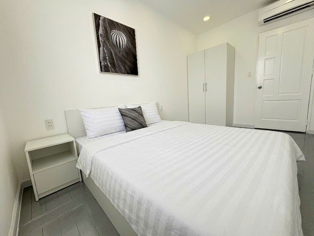 Cho thuê gấp siêu phẩm penthouse 9PN Sky Garden 2 - 300m2 - view Landmark
