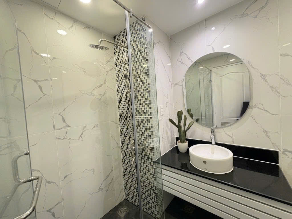 Cho thuê gấp siêu phẩm penthouse 9PN Sky Garden 2 - 300m2 - view Landmark