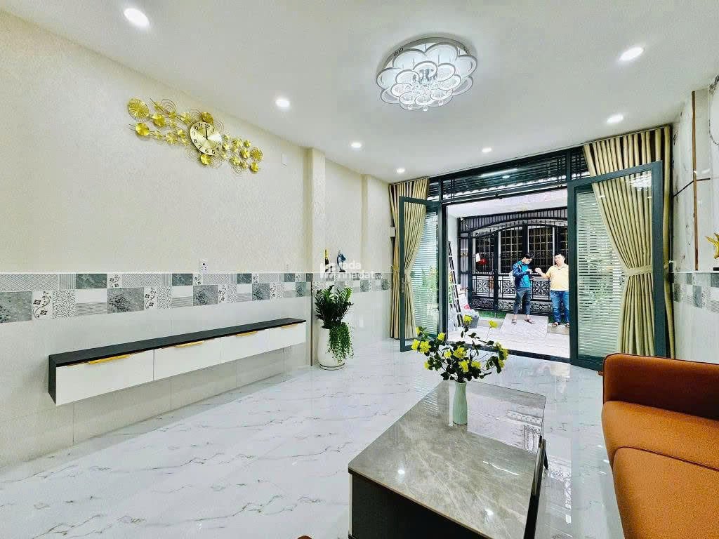 Chính chủ gửi bán nhà hẻm xe hơi đường Số 11, Thủ Đức, gần chợ Thủ Đức, 44m2 SHR giá 2 tỷ 950 TL