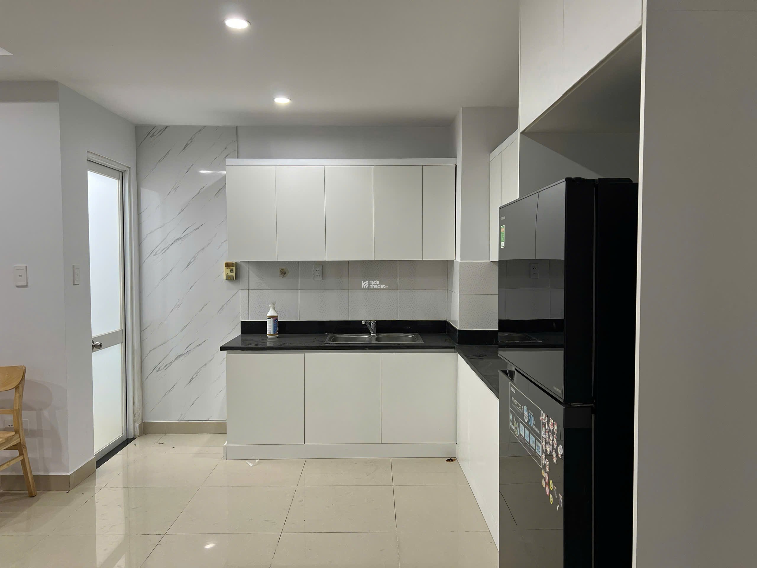 Bán CC cao ốc Thịnh Vượng, 5,1 tỷ, 99m2, 3PN, 2WC, chính chủ, giá ưu đãi 