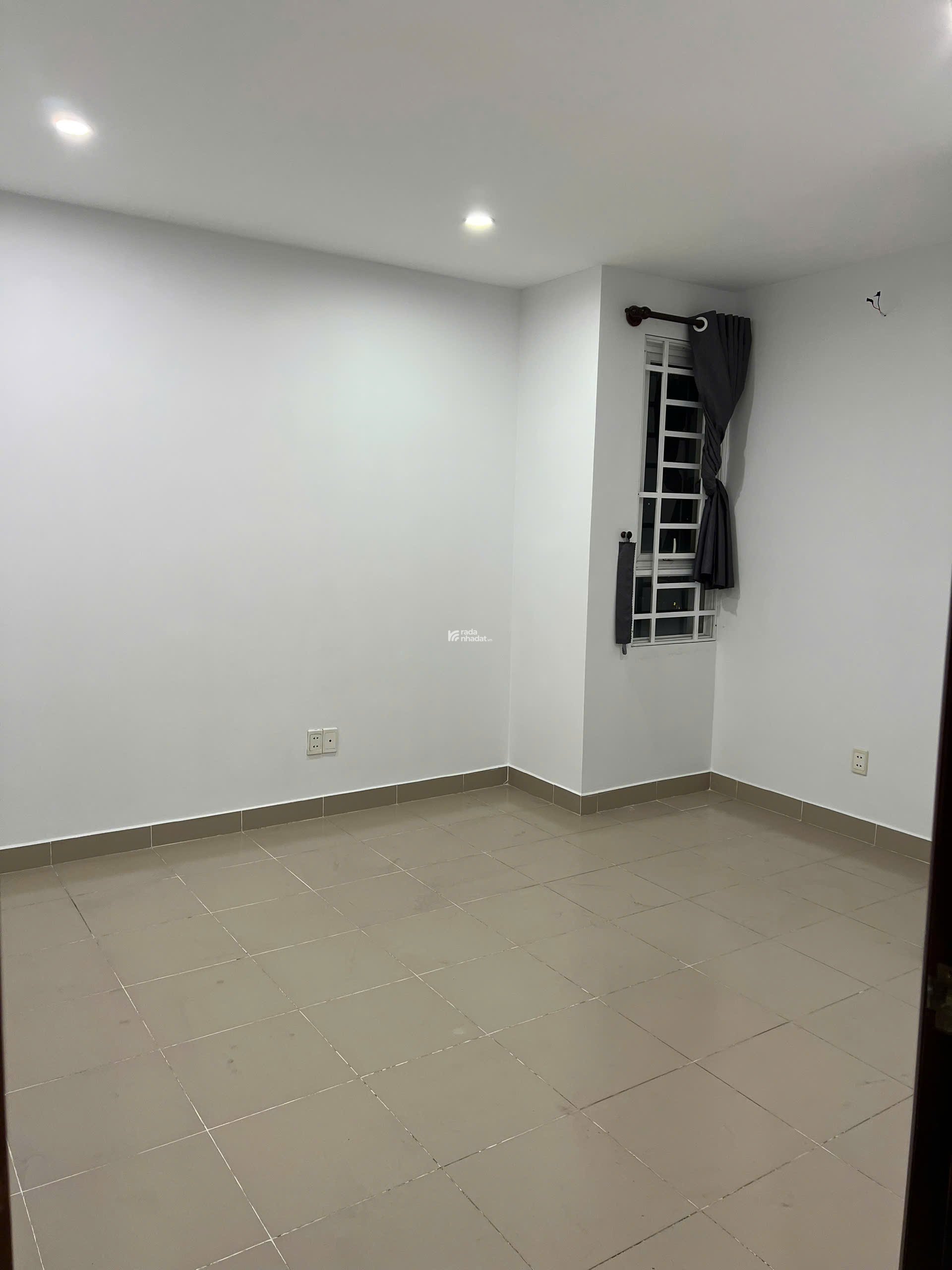 Bán CC cao ốc Thịnh Vượng, 5,1 tỷ, 99m2, 3PN, 2WC, chính chủ, giá ưu đãi 
