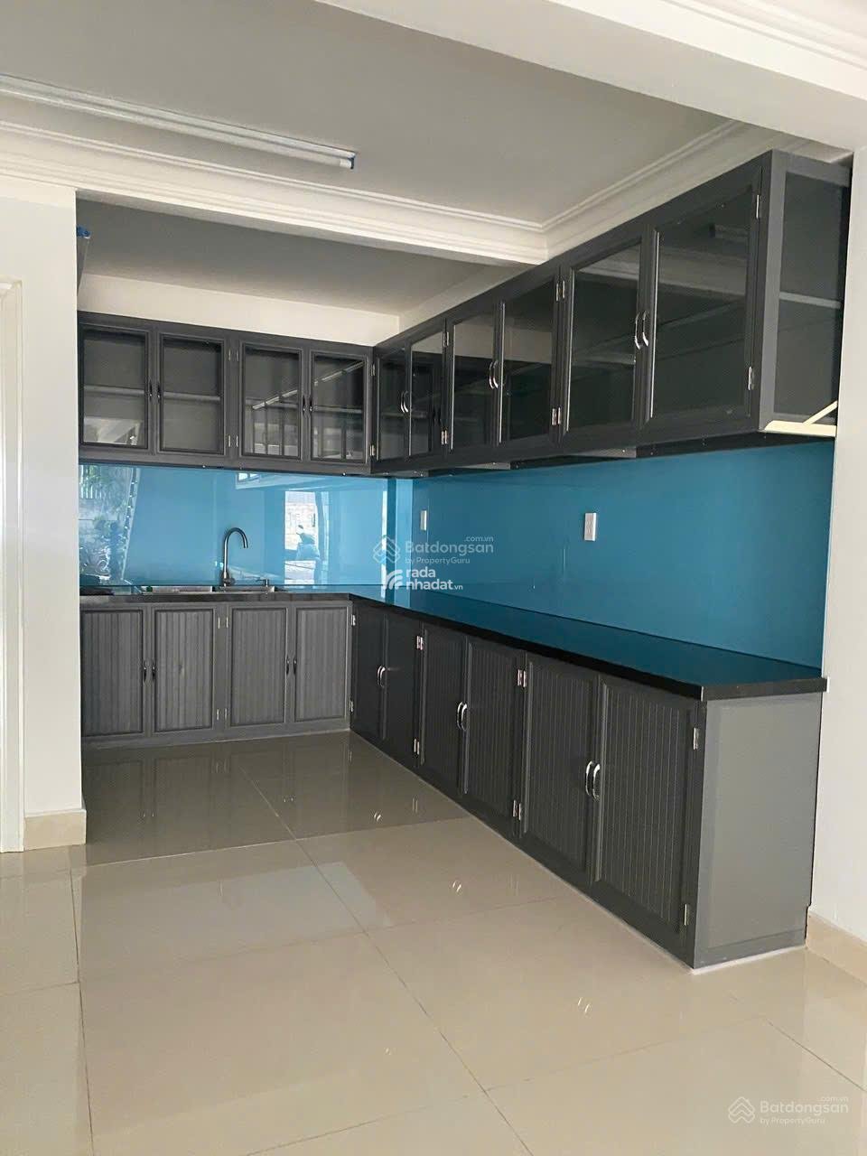 BÁN NHÀ 3 LẦU HẺM XE HƠI 8M TÔ HIỆU, QUẬN TÂN PHÚ, DT 4 X 14M, 4PN 5WC, GIÁ 7.35 TỶ