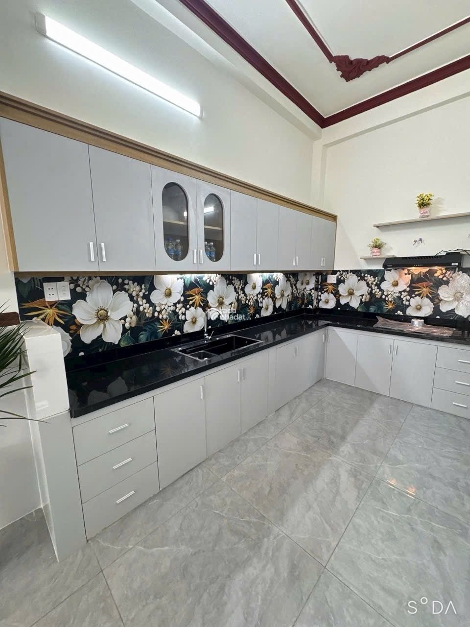 Lý Thánh Tông, 62m2 ngang 5.2m, 3PN full nội thất, xe hơi trong nhà, chỉ 7.6 tỷ TL