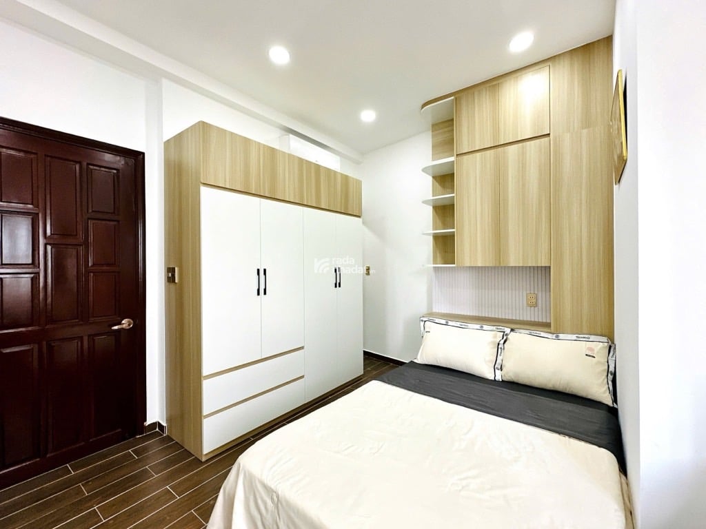 SÁT MẶT TIỀN - NGANG KHỦNG 7.3m - 41m2 - 4 TẦNG BTCT - NHÀ ĐẸP FULL NỘI THẤT - 8.6 TỶ TL