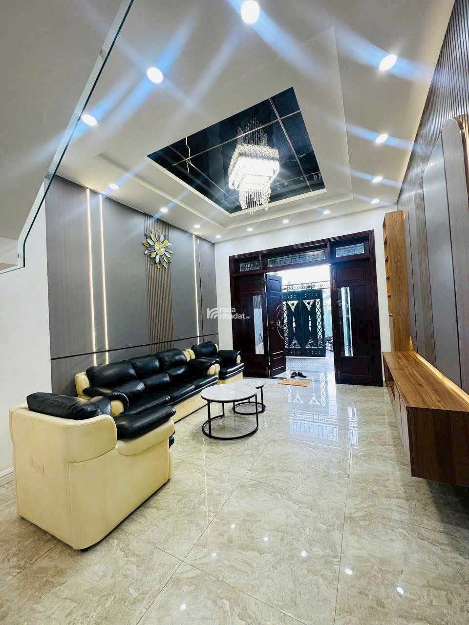 Bán nhà Bùi Thị Xuân, Tân Bình/ Giá 2 tỷ 960 triệu Dt 68,6m2/ Sổ riêng sang tên ngay