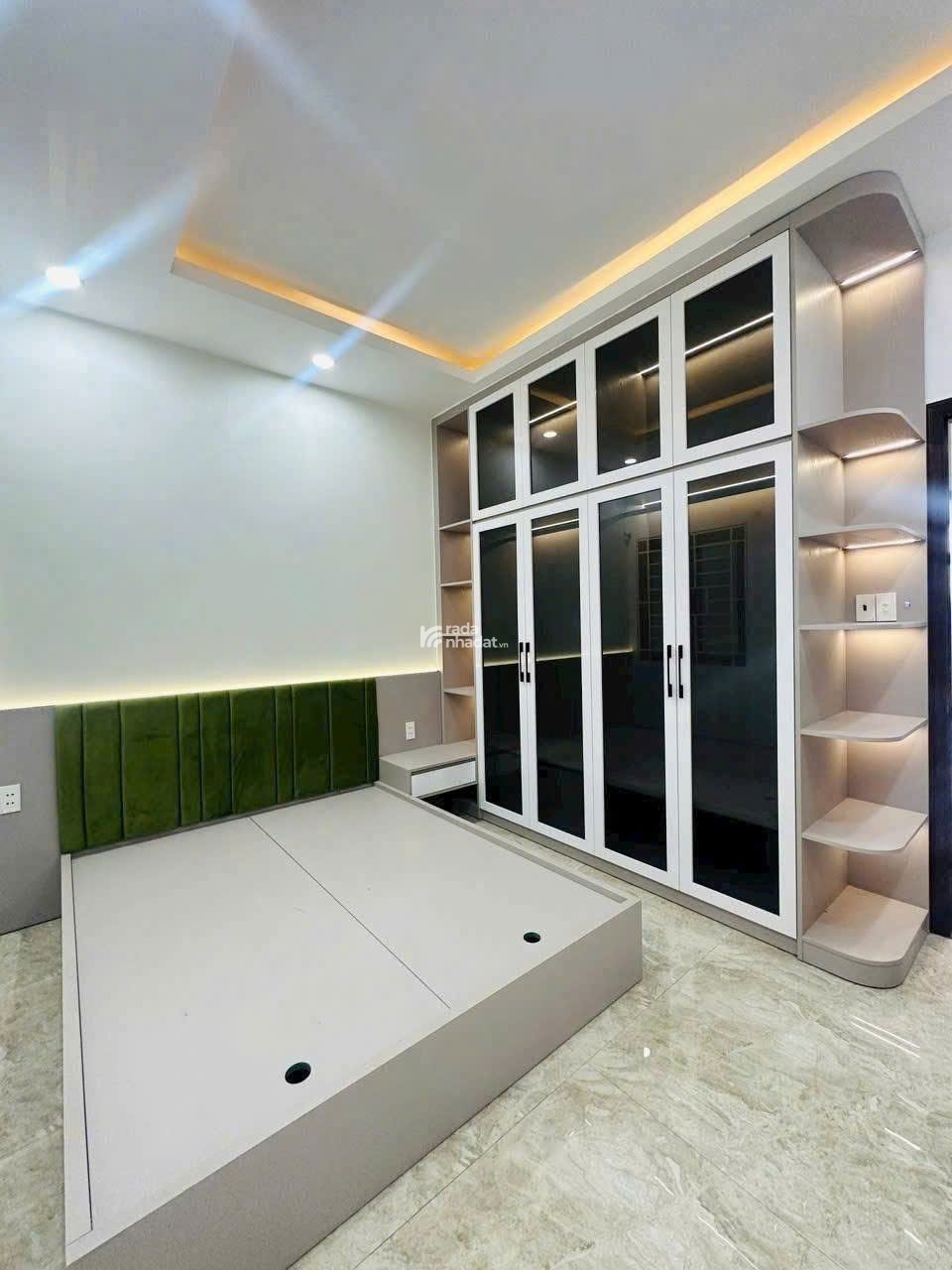 Bán nhà Bùi Thị Xuân, Tân Bình/ Giá 2 tỷ 960 triệu Dt 68,6m2/ Sổ riêng sang tên ngay