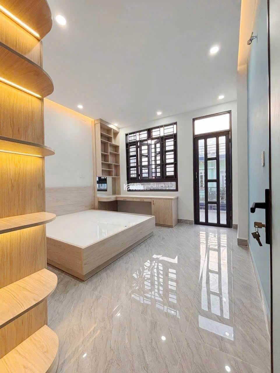 Bán nhà Bùi Thị Xuân, Tân Bình/ Giá 2 tỷ 960 triệu Dt 68,6m2/ Sổ riêng sang tên ngay
