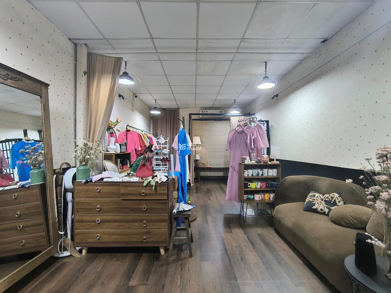 KHU DÂN TRÍ - THẲNG 1 TRỤC RA MẶT TIỀN, HẺM THÔNG - NGANG HƠN 4M - ĐANG CHO THUÊ 100 TRIỆU/NĂM