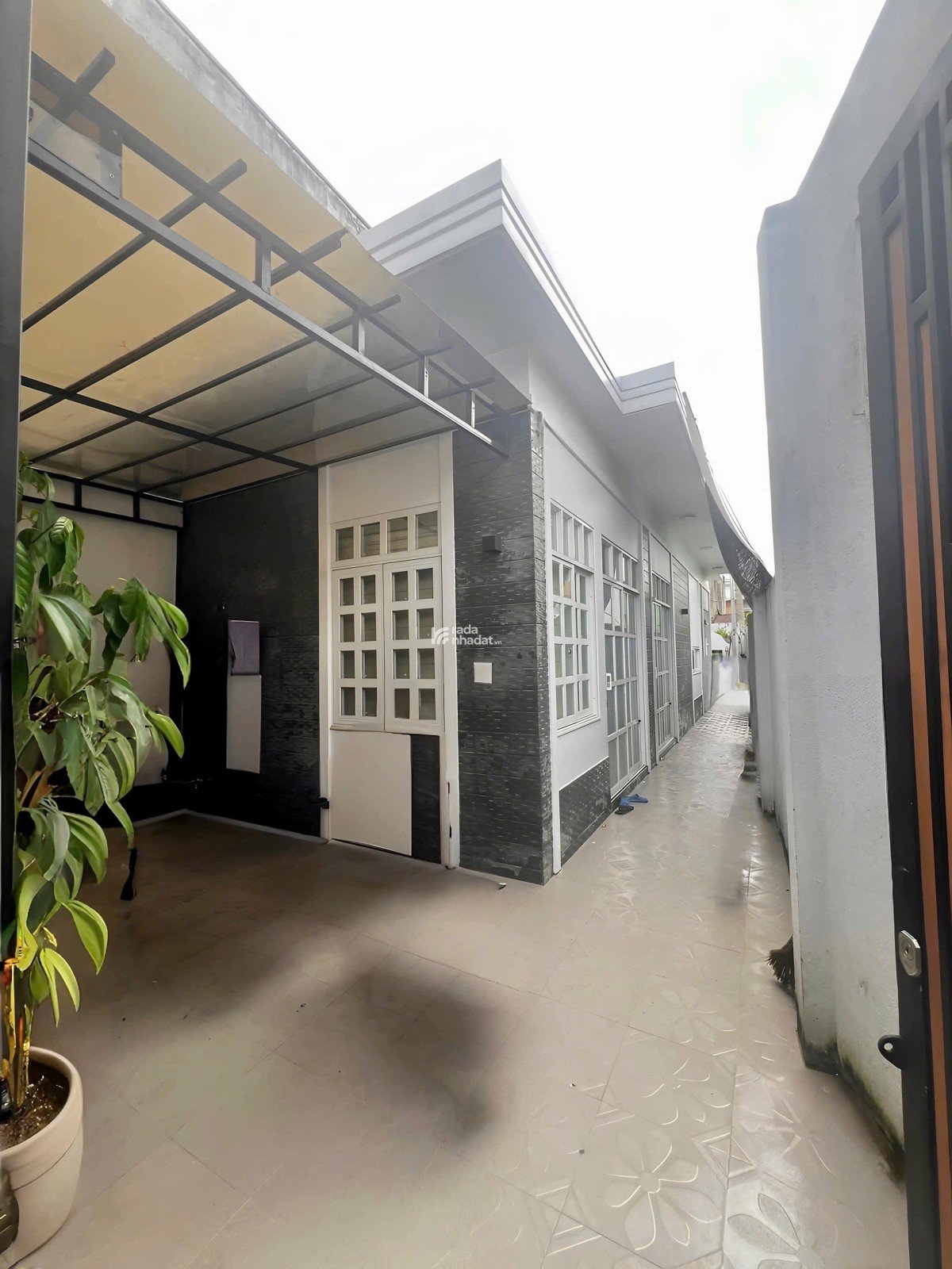 BÁN NHÀ CẤP 4 CÒN MỚI, SÁT ĐƯỜNG TÔ NGỌC VÂN, TAM BÌNH, THỦ ĐỨC.