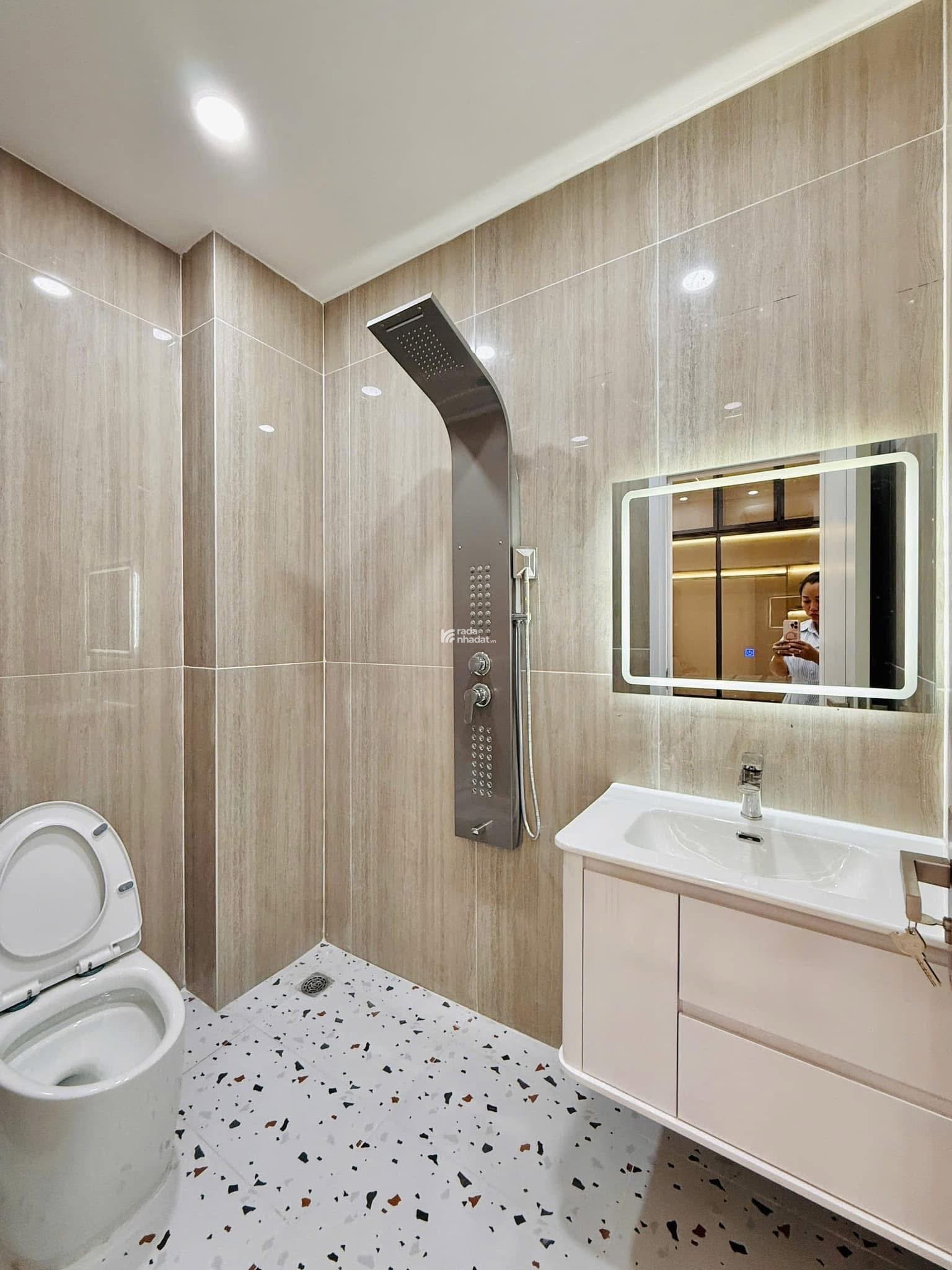 NHÀ PHỐ CHUẨN ÂU - XE HƠI NGỦ TRONG NHÀ - 5 TẦNG Đ.LÊ VĂN THỌ - FULL MỚI 100%