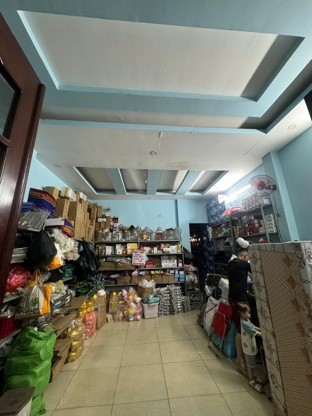 HẺM XE HƠI - NGANG 5M HIẾM - 1 LẦU BTCT 3 PN- SÁT AEON TÂN