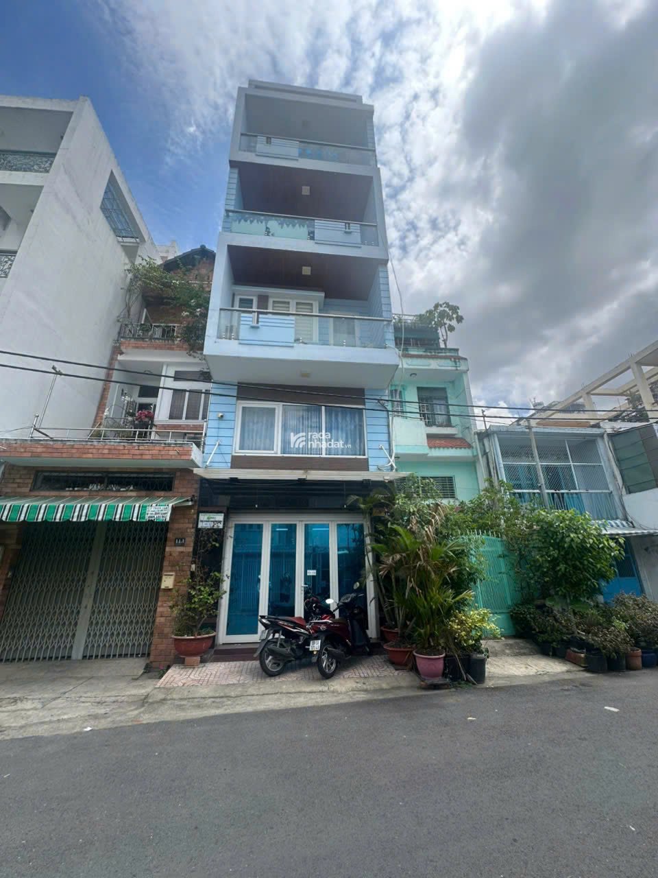 BÁN NHÀ MẶT TIỀN TAM ĐẢO QUẬN 10 - 6 TẦNG - 18.9 tỷ