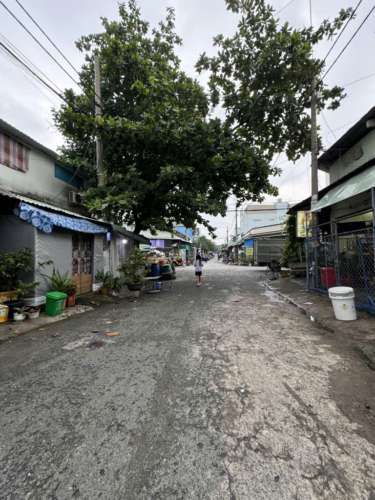 BÁN NHÀ MẶT TIỀN ĐƯỜNG SỐ 4,TÂN TẠO A,BÌNH TÂN (5m x 20m) 5,7 TỶ TL