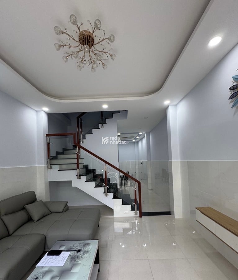 Bán nhà 2 lầu đầy đủ nội thất 2tỷ950tr DIÊN HỒNG P1 BÌNH THẠNH SỔ HỒNG RIÊNG