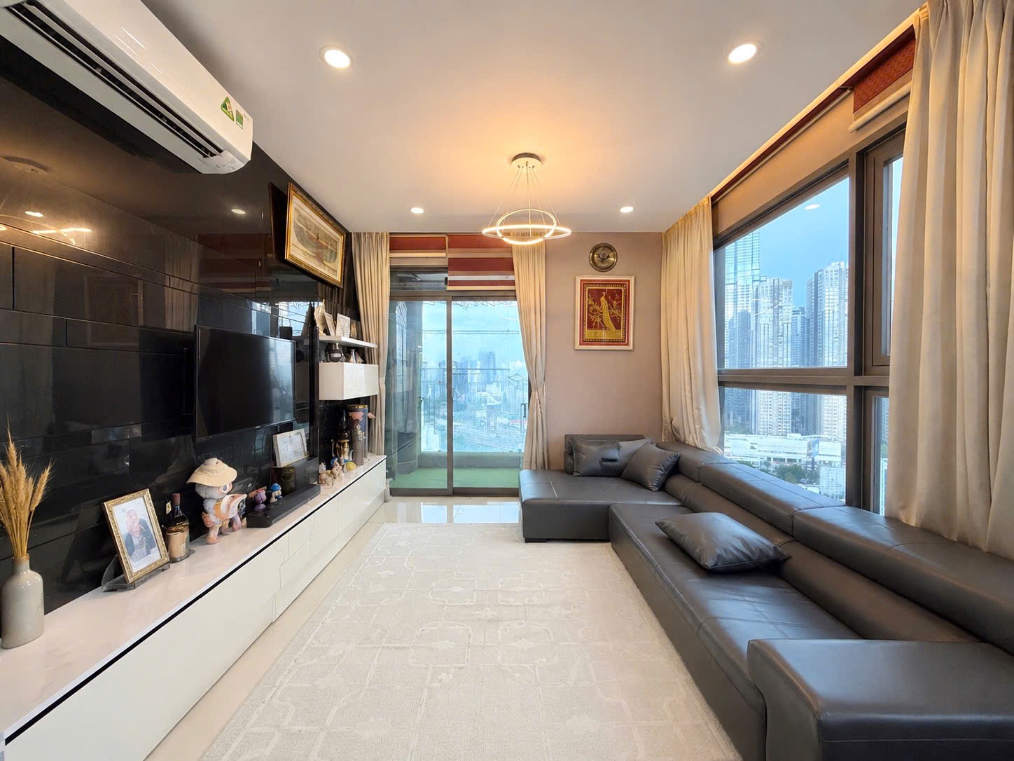 Bán căn hộ Pearl Plaza, 3PN 2WC căn góc 122m2 view Landmark 81