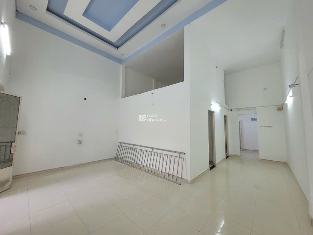 BÁN NHÀ DIỆN TÍCH KHỦNG 130M2 SÁT MẶT TIỀN NGAY BÌNH HƯNG HÒA B HƠN 4 TỶ XÍU 
