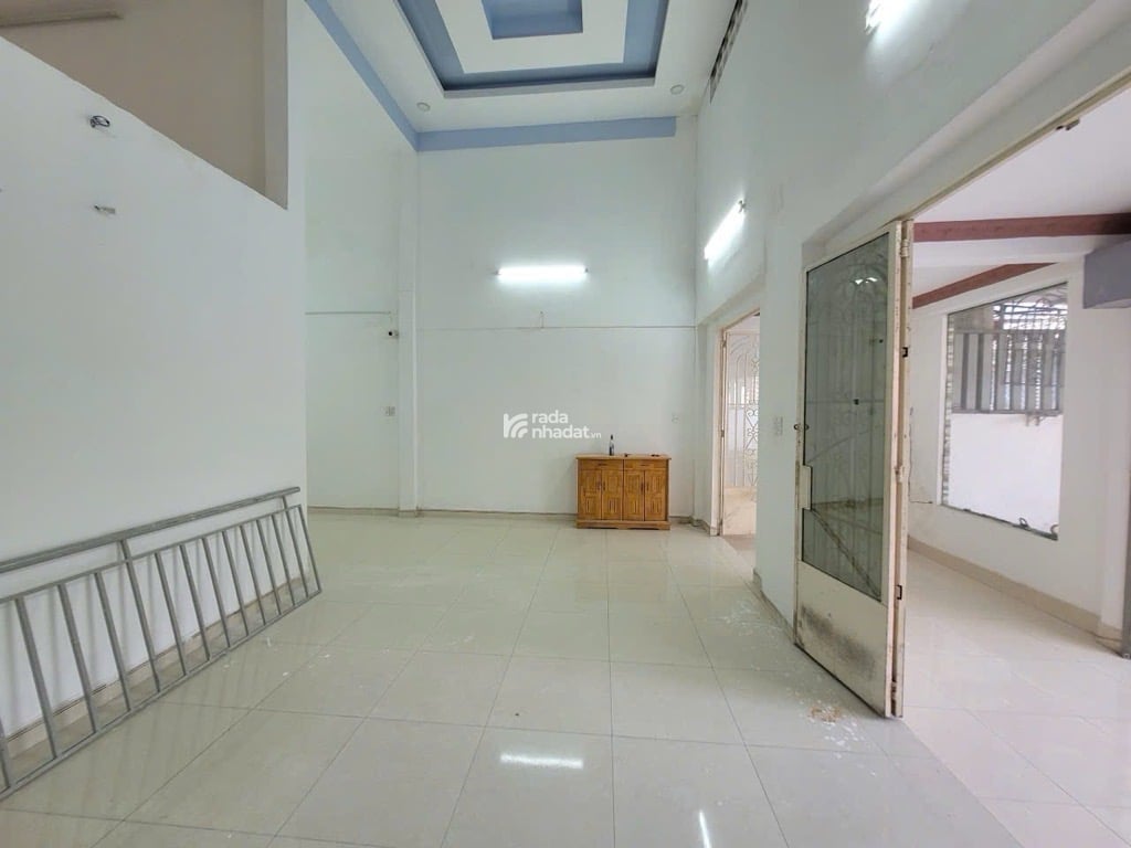 BÁN NHÀ DIỆN TÍCH KHỦNG 130M2 SÁT MẶT TIỀN NGAY BÌNH HƯNG HÒA B HƠN 4 TỶ XÍU 