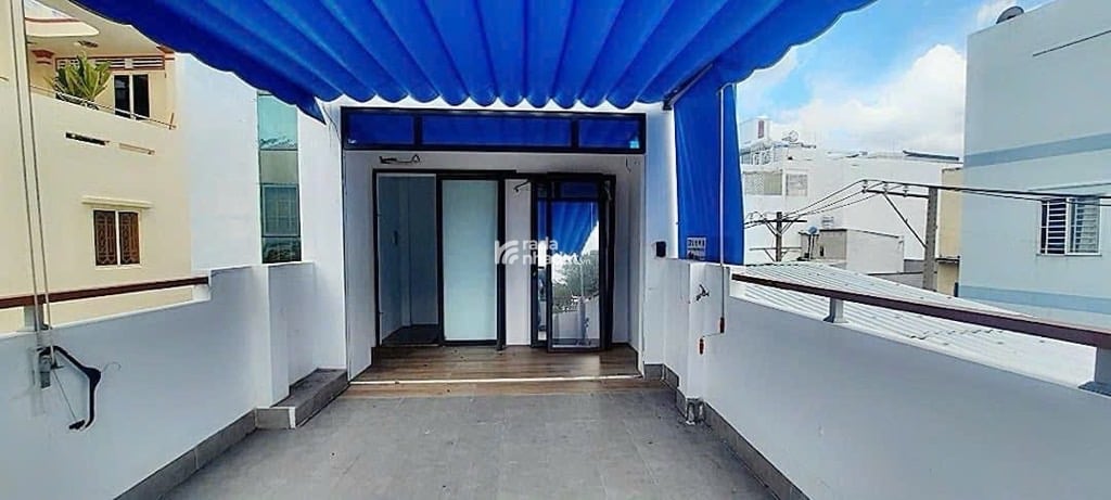 MẶT TIỀN ĐƯỜNG CHÍNH - KINH DOANH SẦM UẤT Giá chỉ hơn 6 tỷ