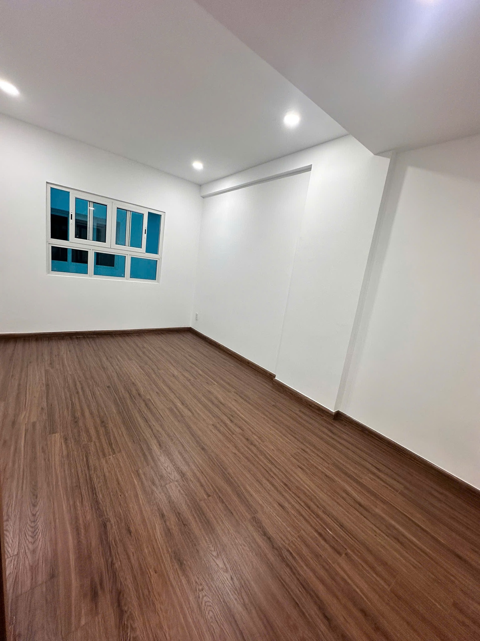 Cho thuê căn hộ 86m2 mới tinh, 2 pn, 2wc CONIC Boulevard 7tr