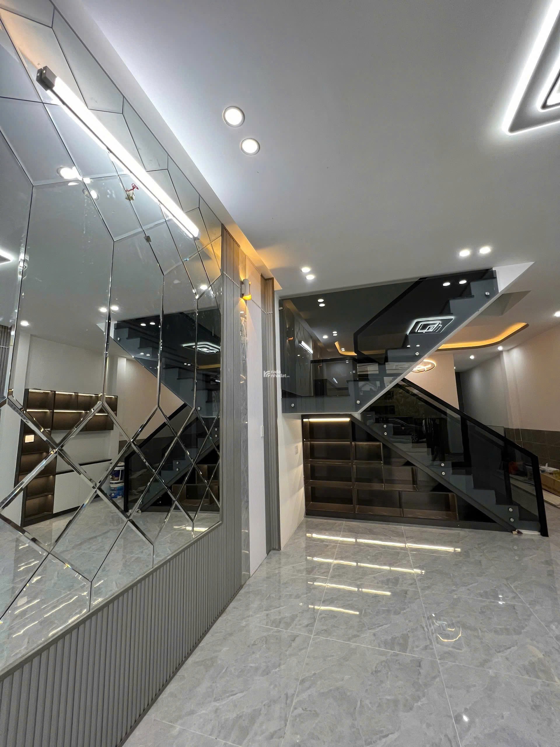 Nhà đẹp view sông giá bất ngờ chỉ còn 1 căn