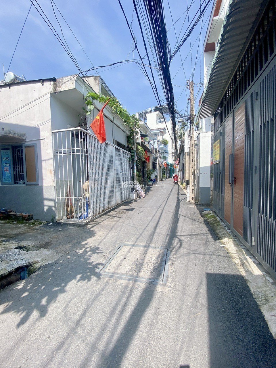 NHÀ MT TẠI LINH CHIỂU THỦ ĐỨC 50M2  GẦN ĐH CẢNH SÁT_ ĐHNH_ĐHSPKT _CĐCN_ NH_WINCOM. 50m2 2 tầng