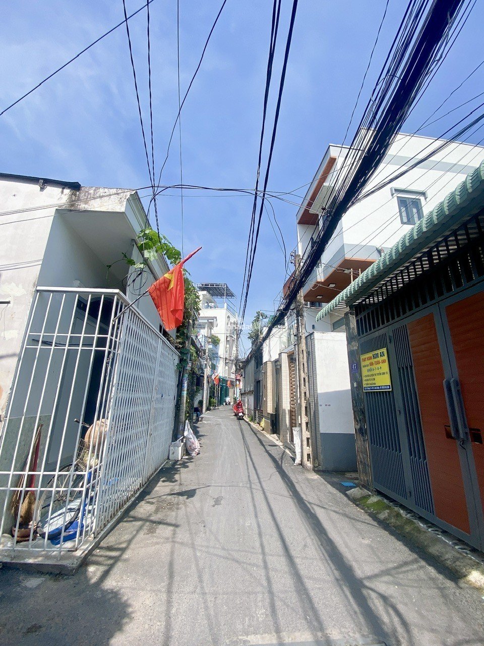 NHÀ MT TẠI LINH CHIỂU THỦ ĐỨC 50M2  GẦN ĐH CẢNH SÁT_ ĐHNH_ĐHSPKT _CĐCN_ NH_WINCOM. 50m2 2 tầng