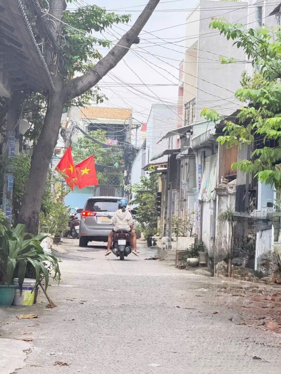 BÁN NHÀ 1 TRỆT 1 LẦU GIÁ MỀM ,HẺM THÔNG 5M , CHỈ 3,85 TỶ TL