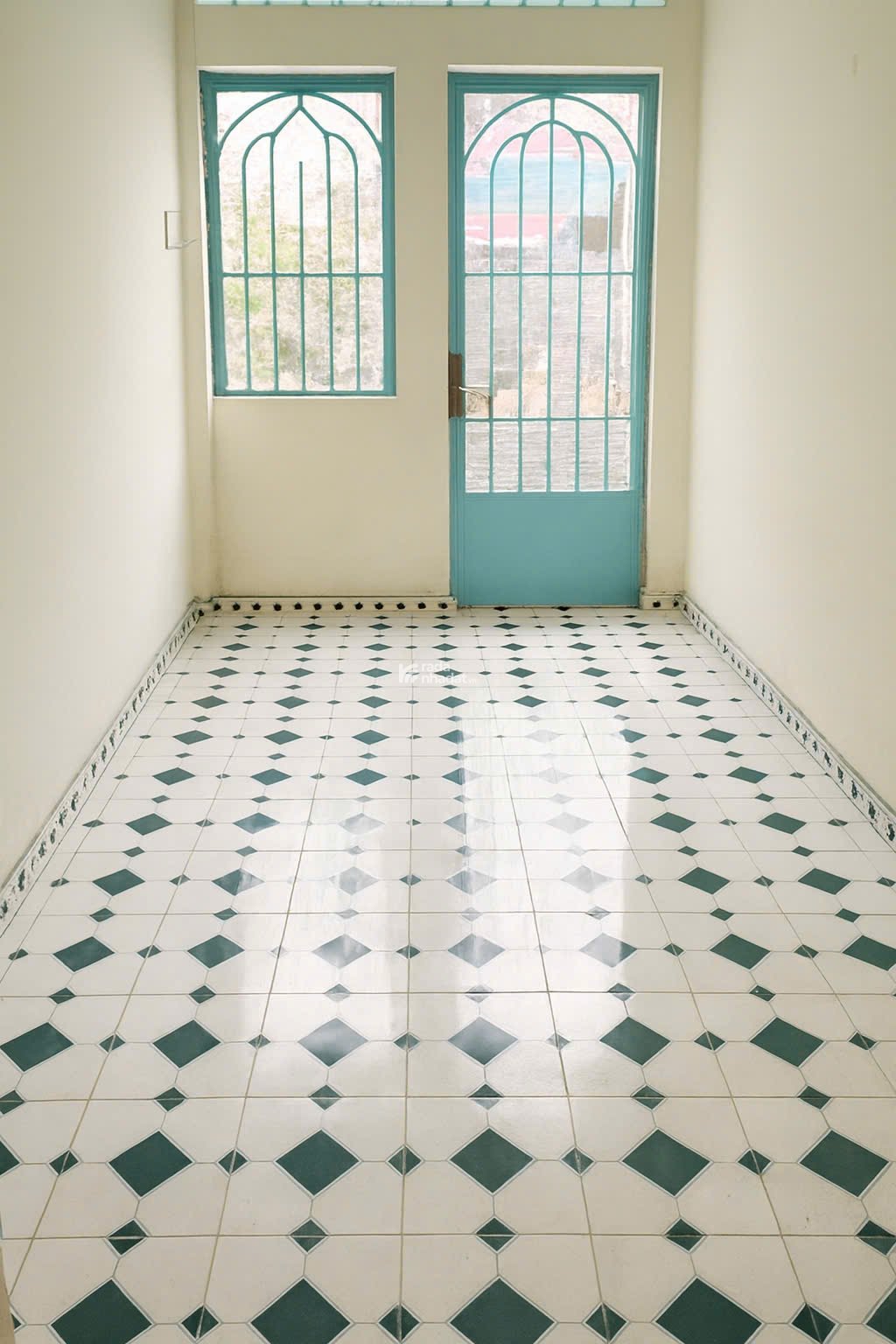 Nhà hẻm Ô tô Cách Mạng Tháng Tám , QUẬN 10 - 47 m2 - 3 Tầng - 4.5 tỷ