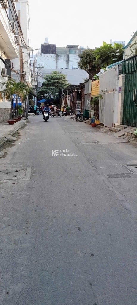 NHÀ NGAY QUẬN TÂN PHÚ NẰM ĐƯỜNG HOÀ BÌNH NGAY ĐẦM SEN 60M2 GIÁ RẤT ĐẸP 7.1 TỶ 